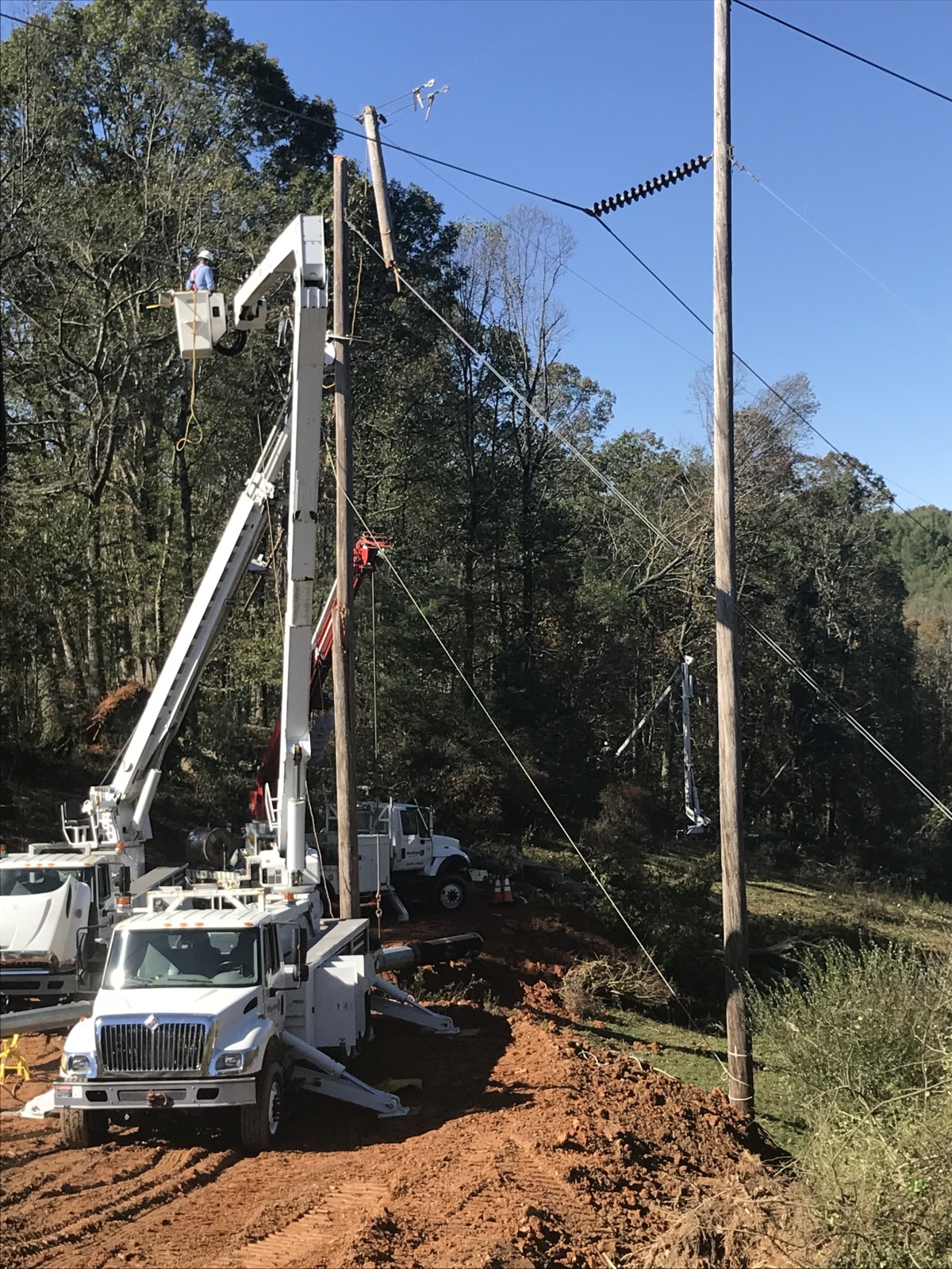 blue-ridge-energy-and-assisting-crews-continue-restoration-work-for